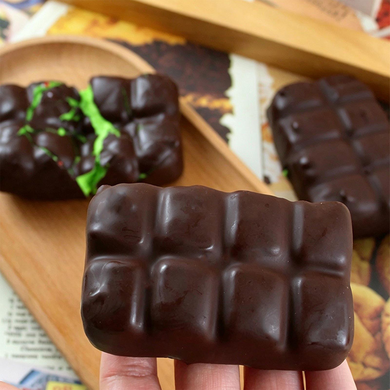 Chocolate Squishy Squeeze Toy  - Food & Snacks Colouring Book 评论和价格