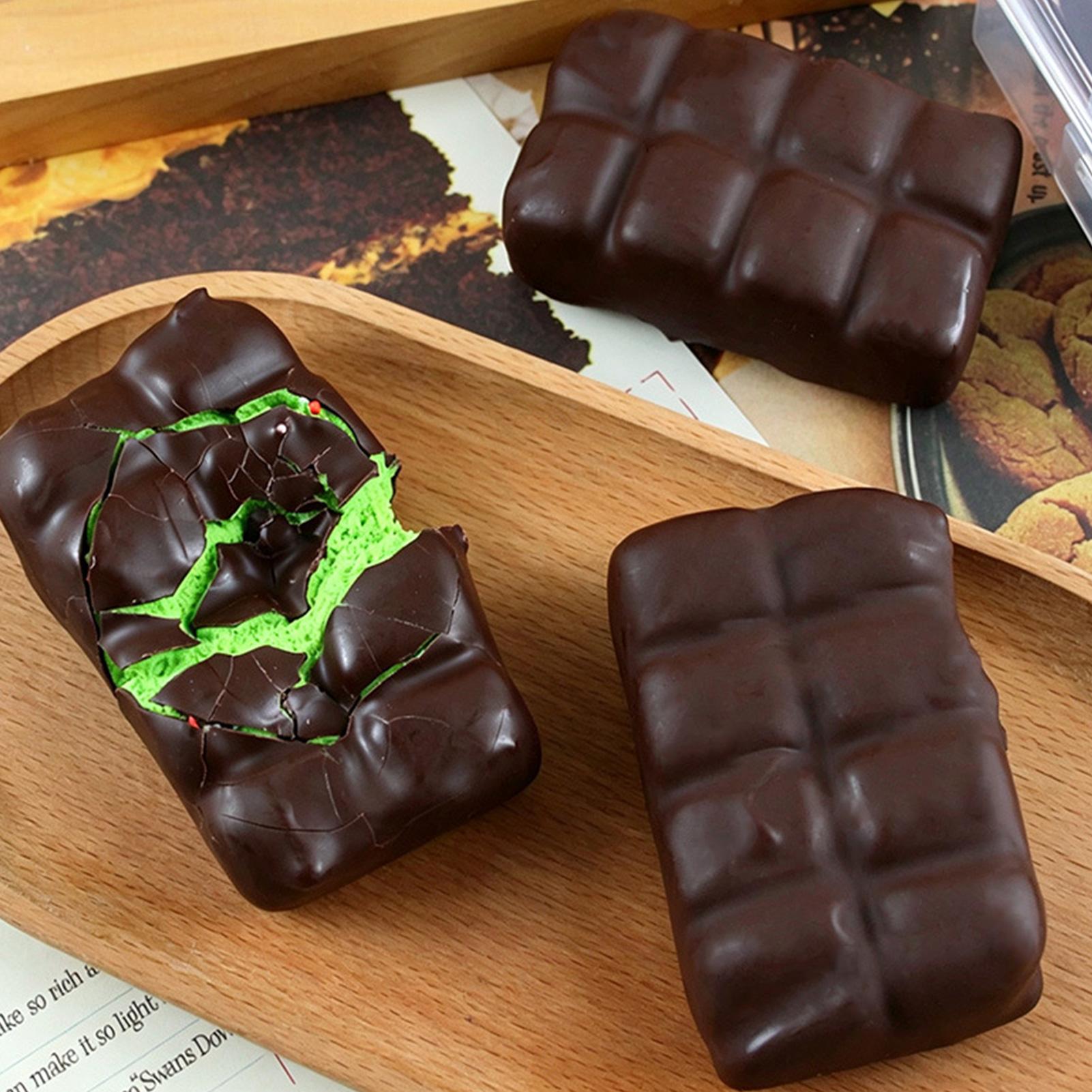 Chocolate Squishy Squeeze Toy  - Food & Snacks Colouring Book 评论和价格